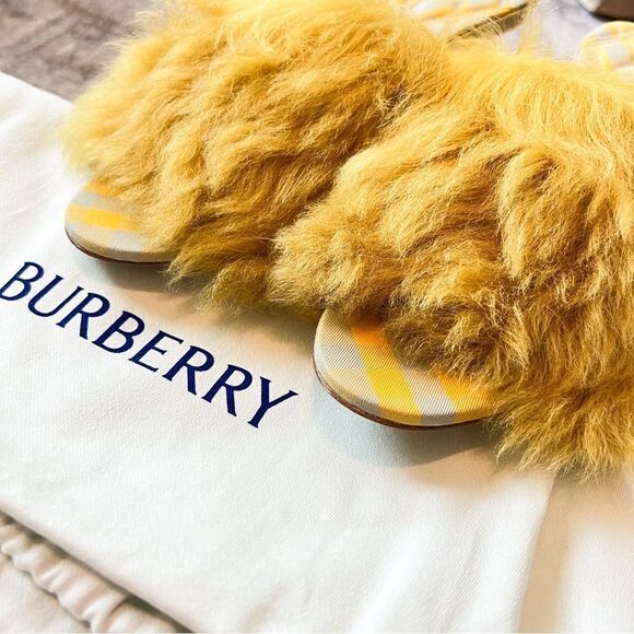 NWT Burberry Minnie Shearling Fur Slide Sandals Yellow 36 - Picture 6 of 11
